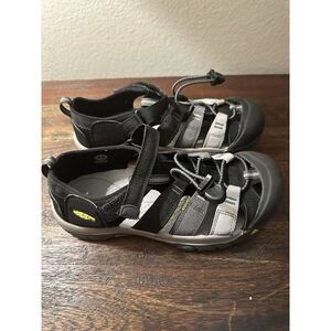 Keen Newport H2  Black Sandals Shoes‎ Big Kids Sz 6 Youth..